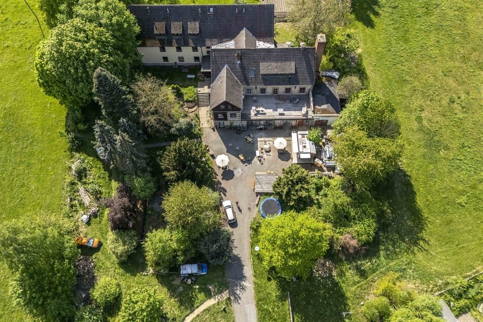 Vom vergessenen Ferienheim zur Landkunst und Baulabor: Die Heymannbaude in der Sächsischen Schweiz.