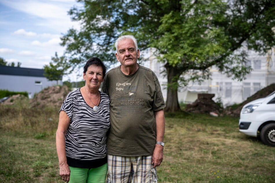 Evelin (66) und Uwe Gogol (71) sehen Parkplätze als wichtig für moderne Wohnungen an.