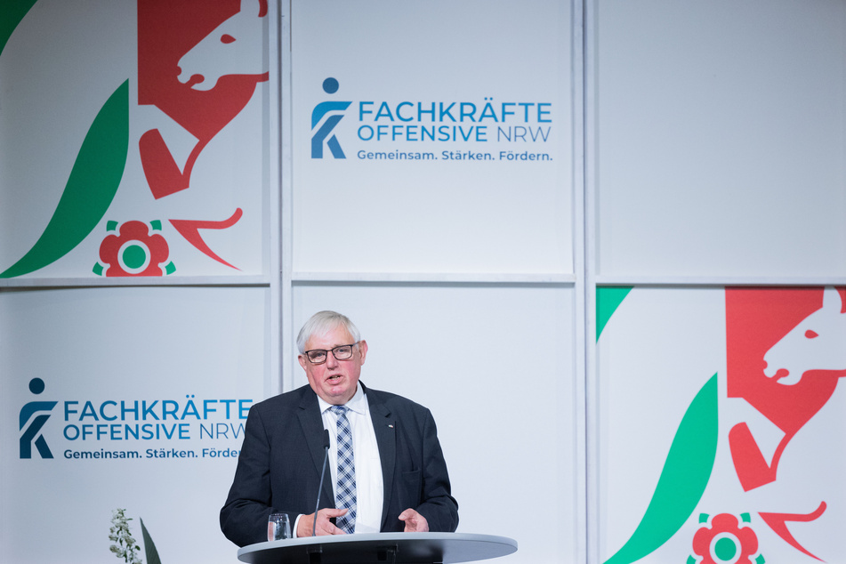 NRW-Gesundheitsminister Karl-Josef Laumann (65, CDU) spricht bei der Auftaktveranstaltung der Landesregierung zur Fachkräfteoffensive.