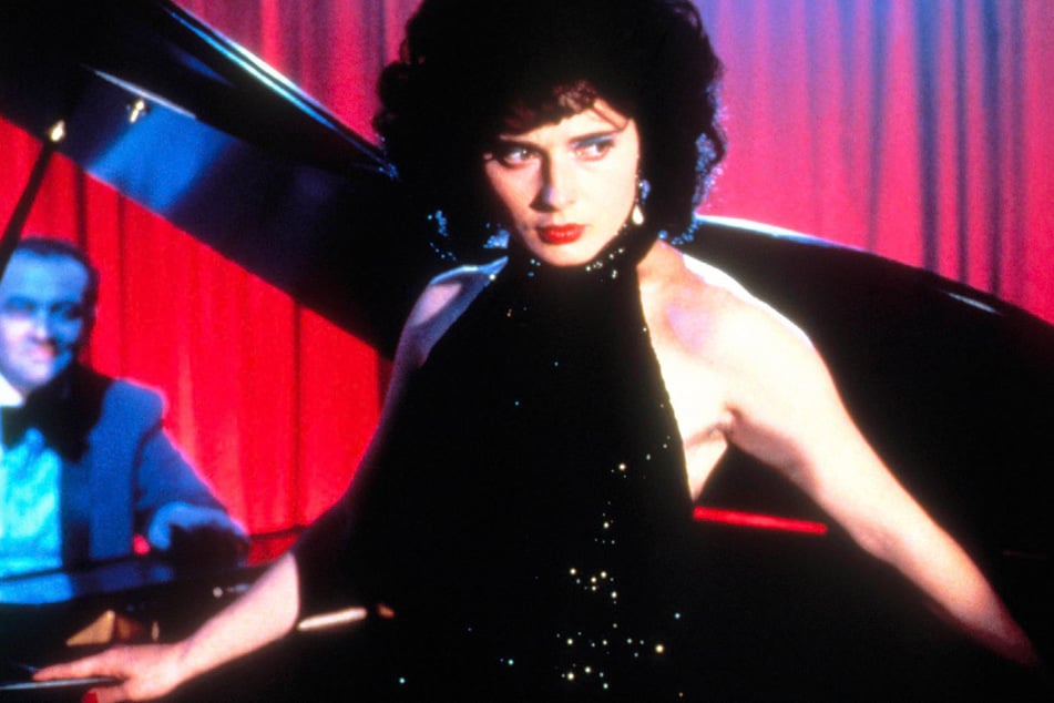 In dem Thriller "Blue Velvet" ist Jeffrey fasziniert von der Sängerin Dorothy Vallens.