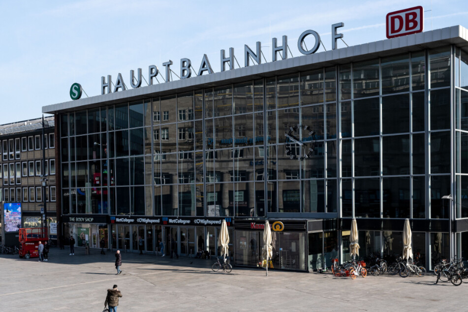 Am Kölner Hauptbahnhof wird am Mittwoch ein neues Corona-Testzentrum eröffnet. (Symbolbild)