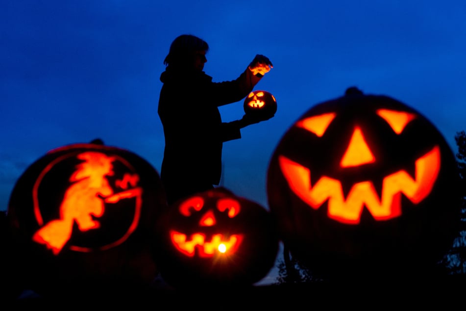 An Halloween sollten sich Grusel-Liebhaber lieber warm anziehen.