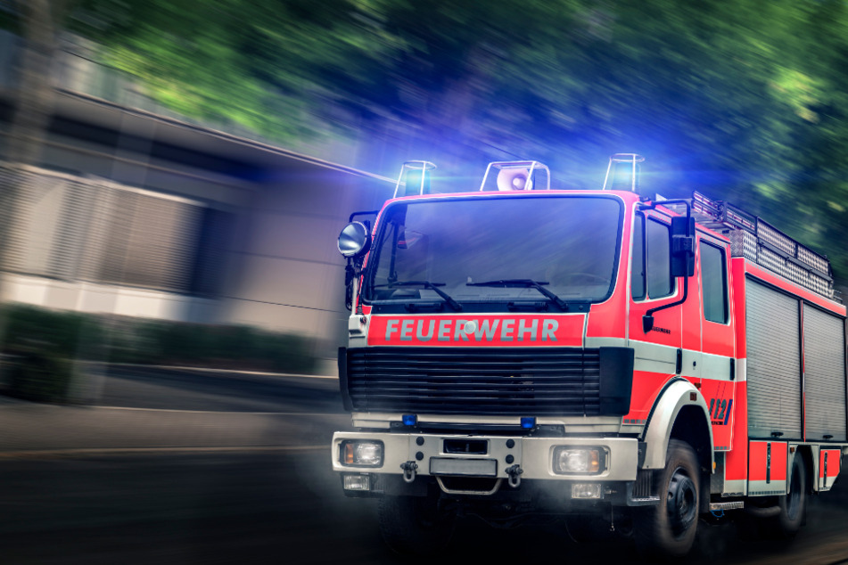 Die Feuerwehr rückte zu dem Alarm aus. (Symbolbild)