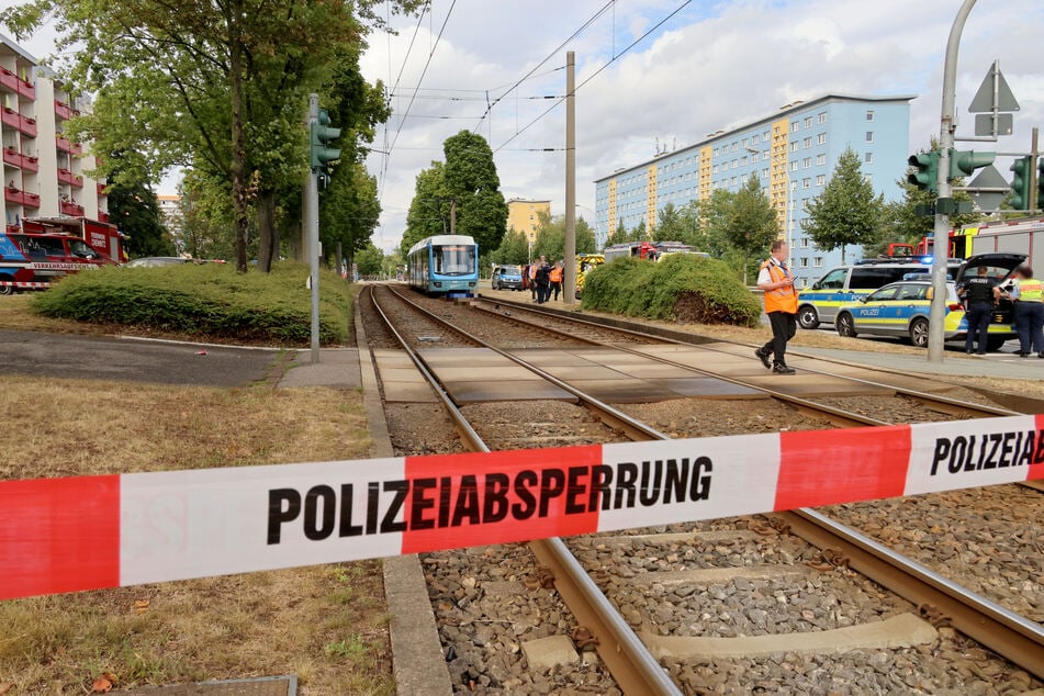 Die Polizei riegelte den Unfallort ab.
