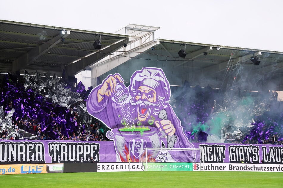 Das Erzgebirgsstadion wird gegen Hansa rappelvoll - bis zum Freitag waren nur noch 400 Restkarten für den Stehplatzbereich verfügbar.