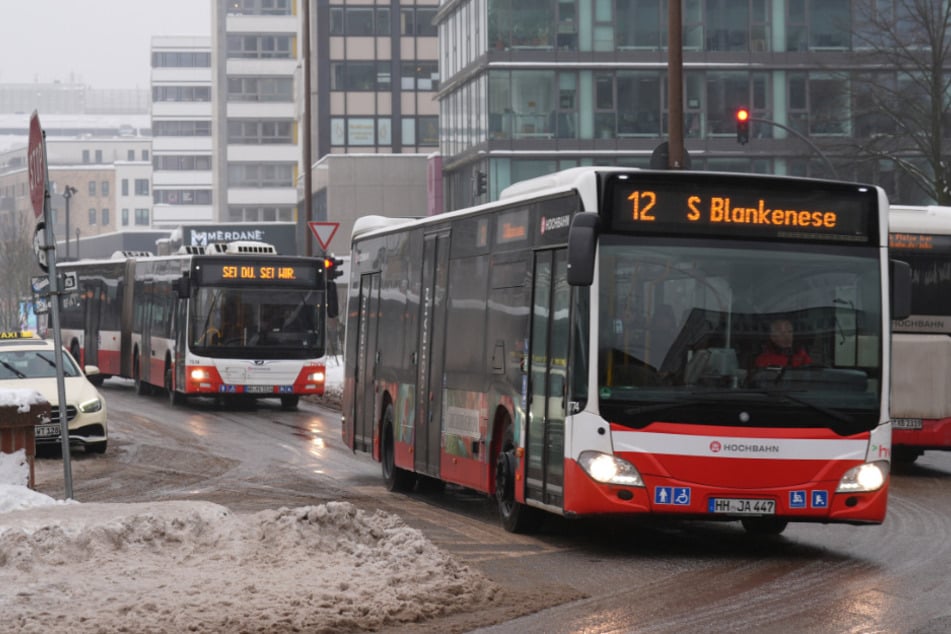 Busse und U-Bahnen werden am Montag für 24 Stunden stillstehen.