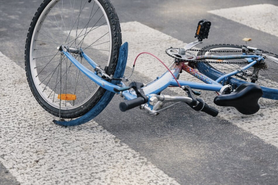 Der 27-Jährige hatte sein Fahrrad immer wieder auf die Straße geworfen. (Symbolfoto)