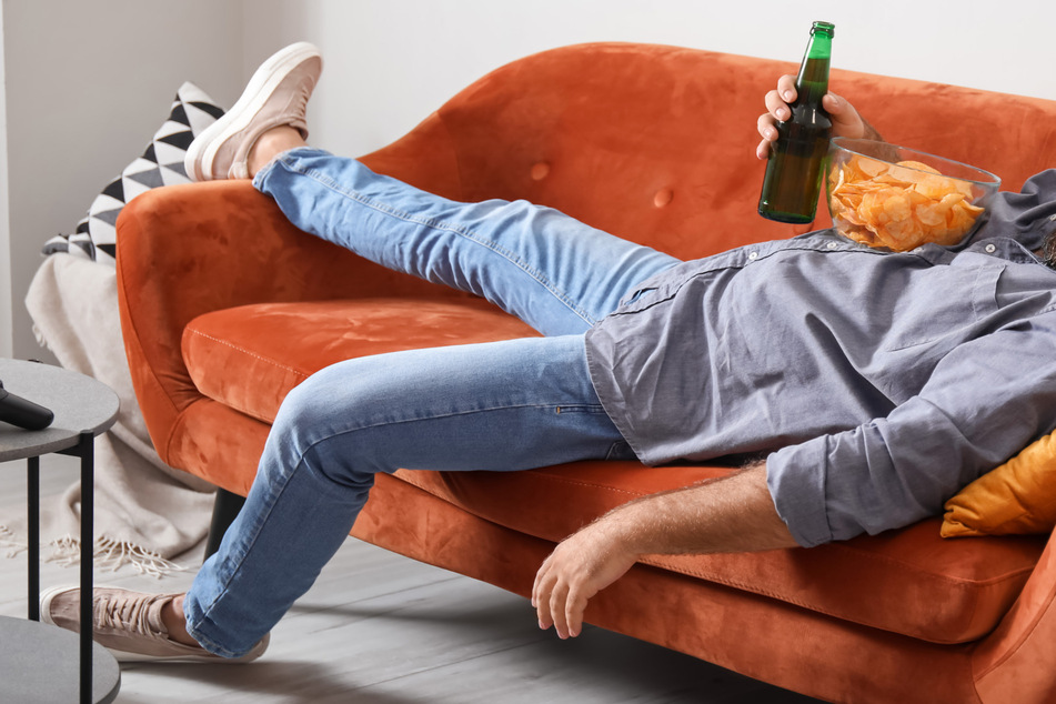 Tagsüber schlief er - nachts ging er in Bars, um sich zu betrinken. Als seine Eltern ihn mit seinem Lebensstil konfrontierten, rastete der 35-Jährige aus (Symbolbild)