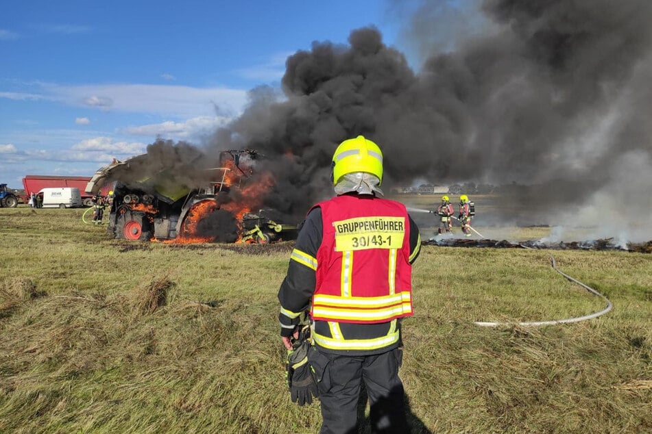 In der Altmark hatte am Donnerstag eine landwirtschaftliche Maschine Feuer gefangen.