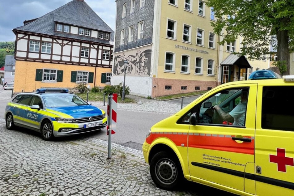 Junge versprüht Pfefferspray in Schule: 34 Verletzte in Altenberg, acht in Klinik eingeliefert!