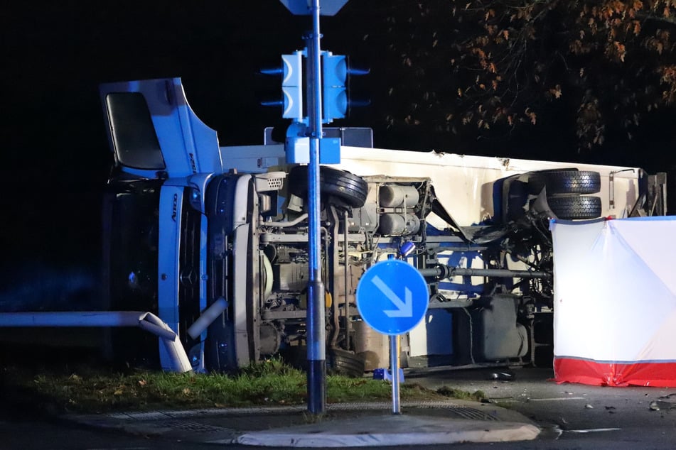 An einer Kreuzung zwischen Griesheim und Wolfskehlen kollidierten am Dienstagmorgen ein Lastwagen und ein Auto. Der 71-jährige Autofahrer kam dabei ums Leben.