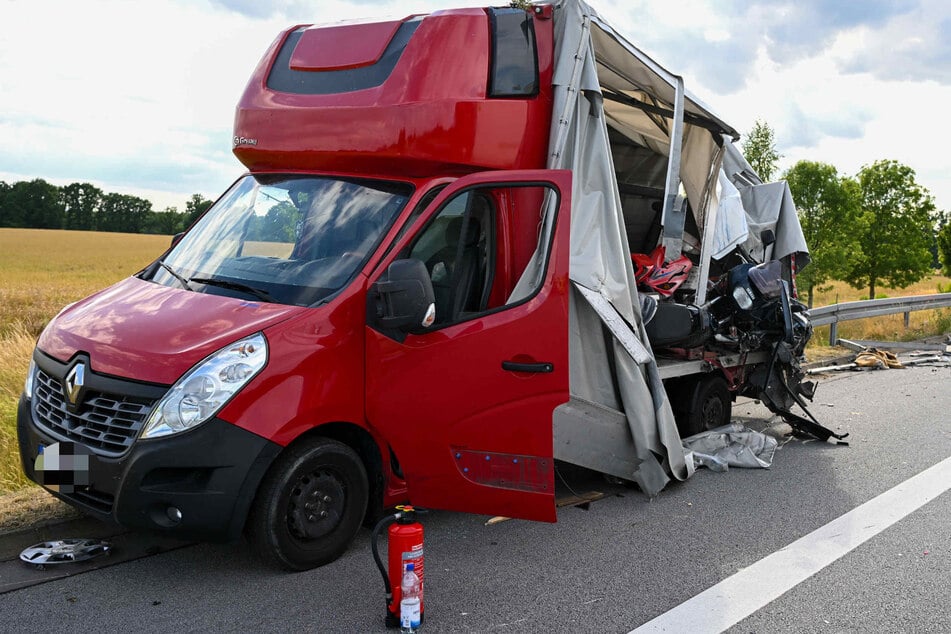Durch den Unfall musste die Autobahn für mehrere Stunden voll gesperrt werden.