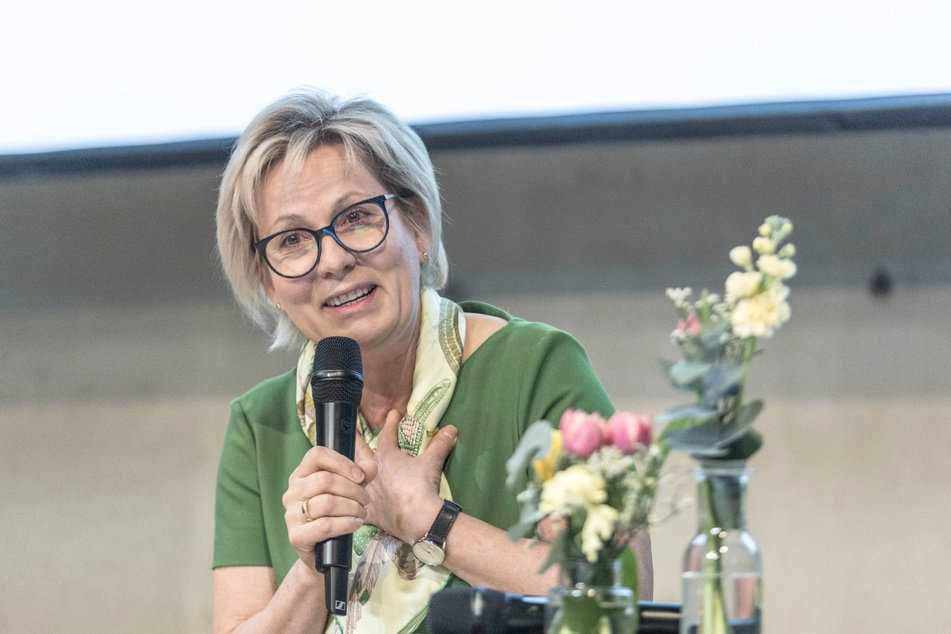 Machte vor der Vorstellung der Markttreiberstudie gute Laune: Sachsens Tourismusministerin Barbara Klepsch (58, CDU).