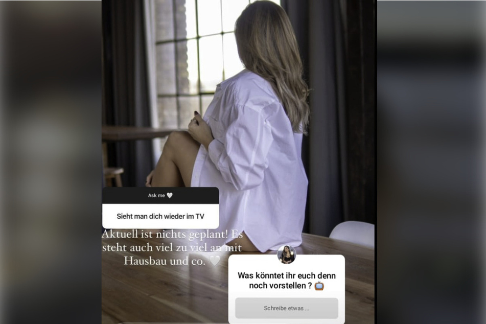 Karina beantwortet Fragen ihrer Follower in ihrer Instagram-Story.