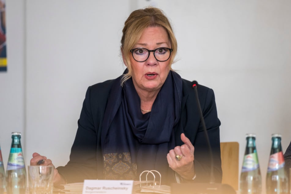 Sozialbürgermeisterin Dagmar Ruscheinsky (67, parteilos) legt nächste Woche dem Jugendhilfeausschuss das überarbeitete Konzept zur Schulsozialarbeit vor.