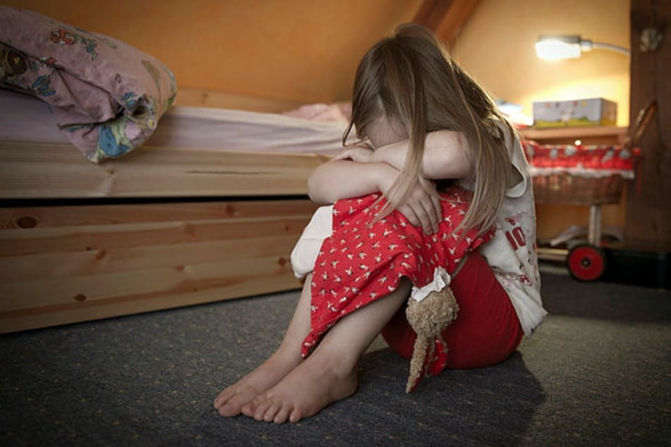 Völlig unverhältnismäßig: Kinder bei Quarantäne in ihrem Zimmer isolieren. (Symbolbild)