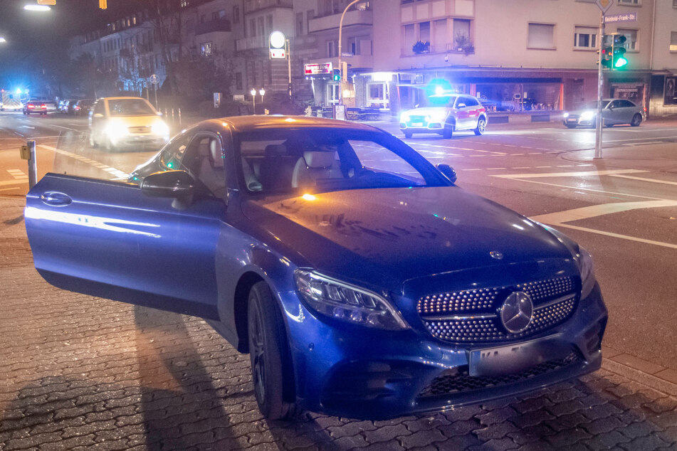 Mit diesem Mercedes erfasste der Fahrer die Fußgängerin.