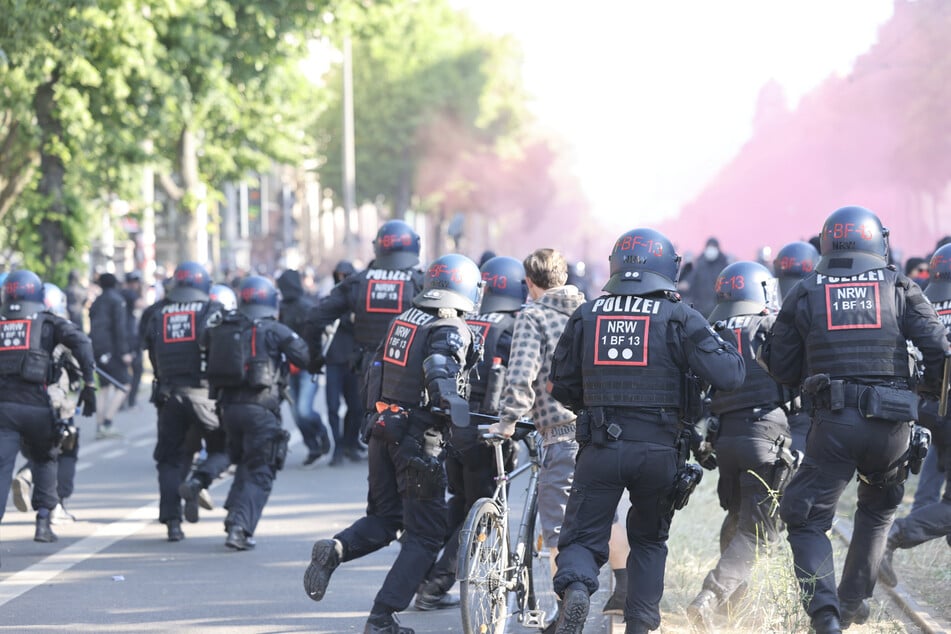 Steigende Komplexität: Der Polizeieinsatz zu den sogenannten "Tag X"-Demos im Juni in Leipzig im Zusammenhang mit dem Urteil gegen die Linksextreme Lina E. sorgten bundesweit für Schlagzeilen.