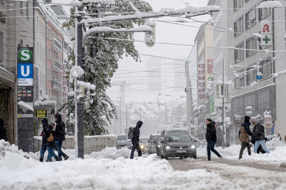 München: Wintereinbruch in München führt zu tragischem Todesfall: Polizei sucht Zeugen
