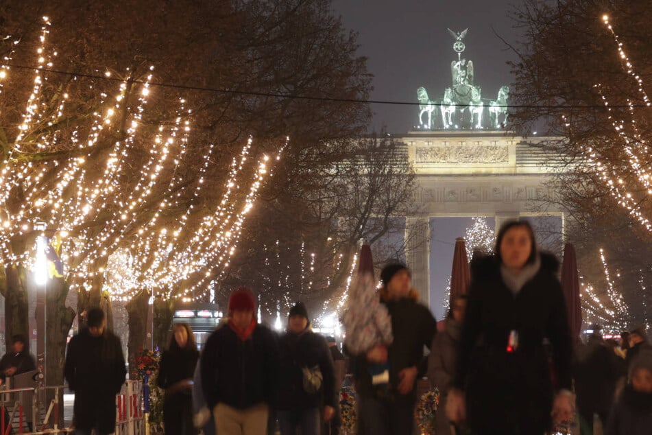 Berlin: Mitte bittet um Spenden für Weihnachtsbeleuchtung auf Prachtstraße