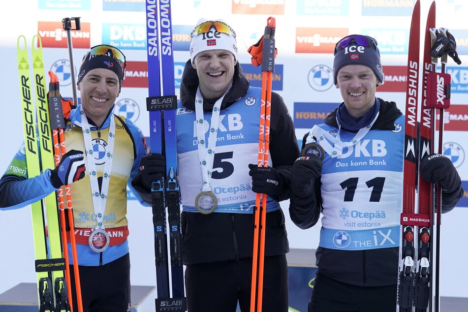 Sivert Guttorm Bakkens (r.) Teamkollegen um Vetle Sjåstad Christiansen (33, M.) werden in Oberhof mit Trauerflor starten.