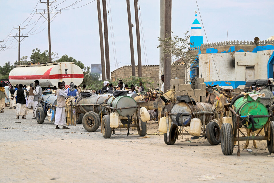 In Port Sudan, citizens rely on horse- and donkey-drawn carts to deliver water.