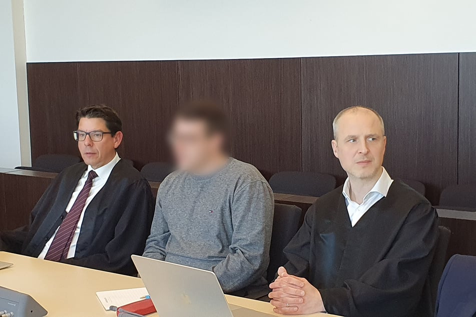 Ein 26-Jähriger ist vom Landgericht Düsseldorf zu acht Jahren Haft verurteilt worden.