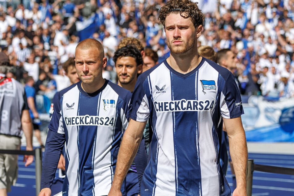 John Dagur Thorsteinsson (27, l.) erhält bei Hertha eine neue Chance.
