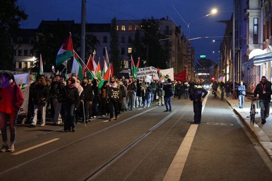 Laut den Veranstaltern nahmen über 1000 Personen teil.