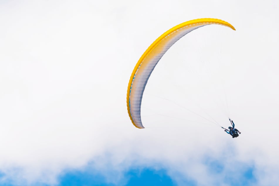 Folgenschwere Turbulenzen: Mädchen (10) und Paragleiterin aus Deutschland verlieren Leben