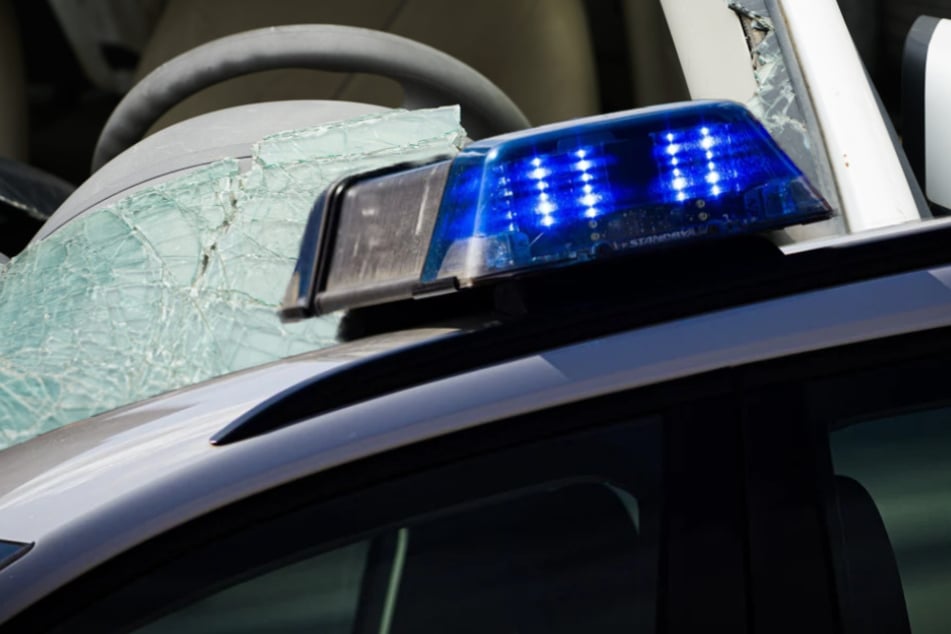 Täter verschwunden: Mehrere Autos im Vogtland beschädigt