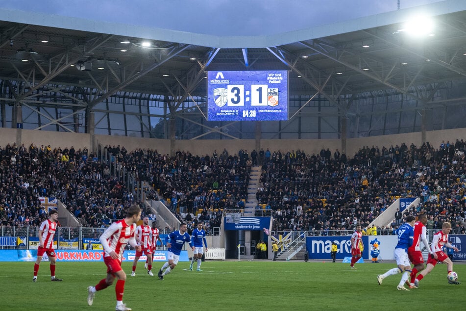 Im vergangenen Thüringen-Derby in Jena setzte sich der gastgebende FCC mit 3:1 (1:0) durch. (Archivbild)