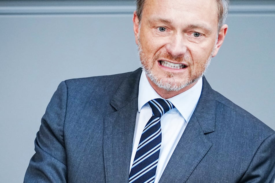 Christian Lindner (43) ist Bundesvorsitzender der FDP und Bundesfinanzminister – und überhaupt kein Freund von höheren Regelsätzen für die Betroffenen des Hartz-IV-Regimes.