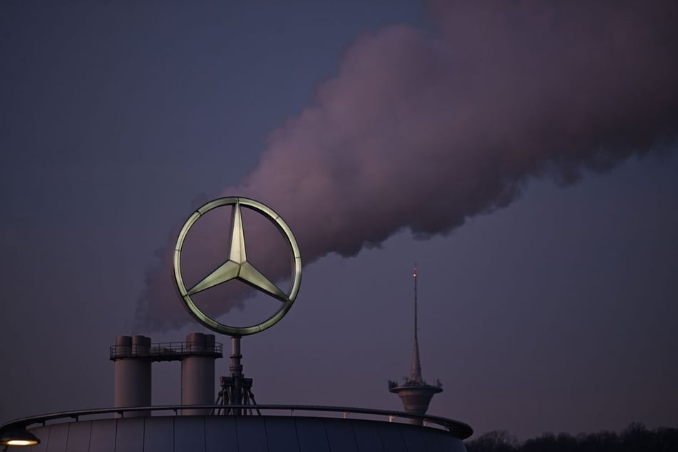 Die Gewinne von Mercedes-Benz sind im Sinkflug. (Symbolbild)