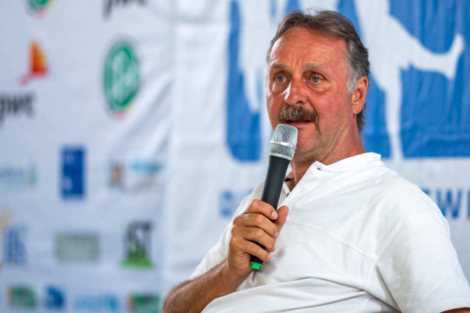 Peter Neururer (68) macht sich Sorgen um den FC Schalke 04.