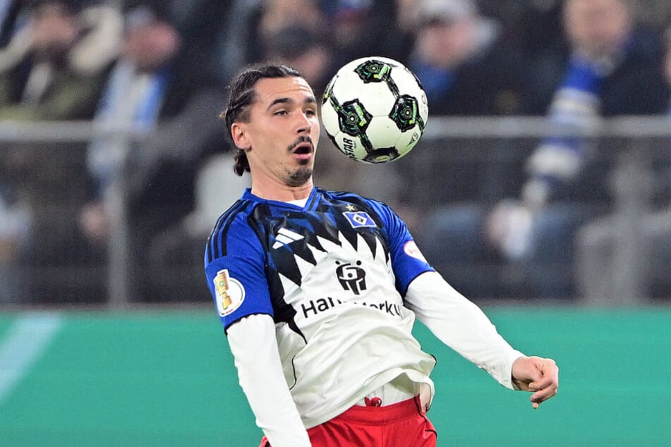 HSV-Akteur Rayan Philippe vergab per Kopf die erste Riesenchance für die Hausherren.