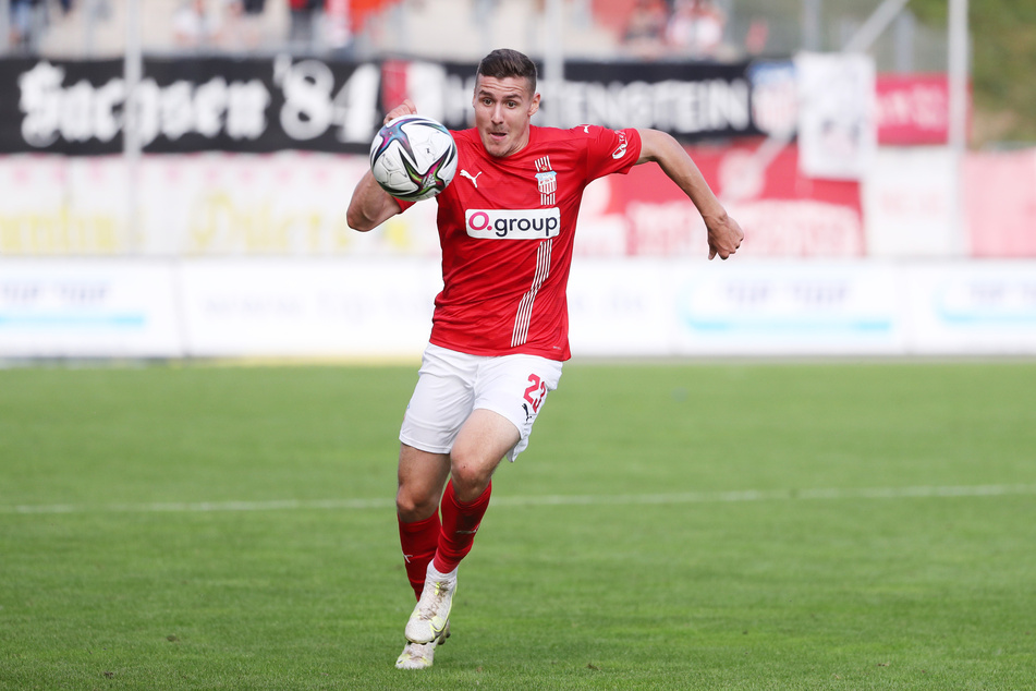 Ein Wechsel, der sich auf Strecke auszahlen könnte: Marius Hauptmann (23) zog es im vergangenen Sommer nach drei Jahren Zwickau zum VfB Lübeck, mit dem er nächste Saison 3. Liga spielen wird, während der FSV vor dem Regionalliga-Abstieg steht.