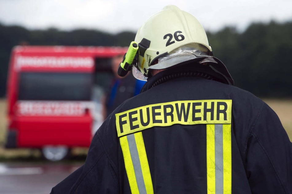 Die Feuerwehr hat nach einem Brand in Malchin einen 59-jährigen Mann tot aus einer Wohnung geborgen. (Symbolfoto)