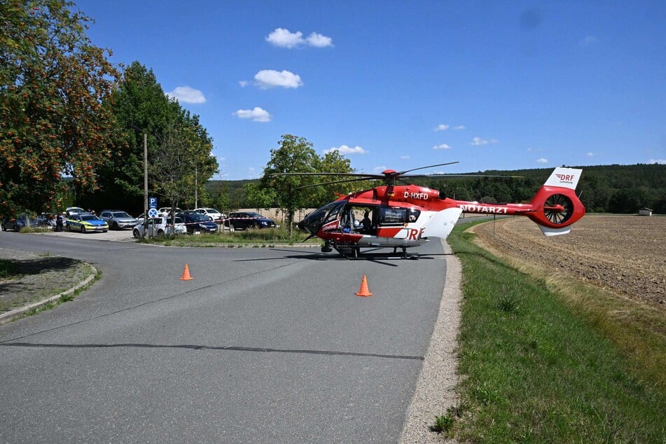 Auch ein Rettungshubschrauber war im Einsatz. Leider konnte der Notarzt nichts mehr für den 65-Jährigen tun.