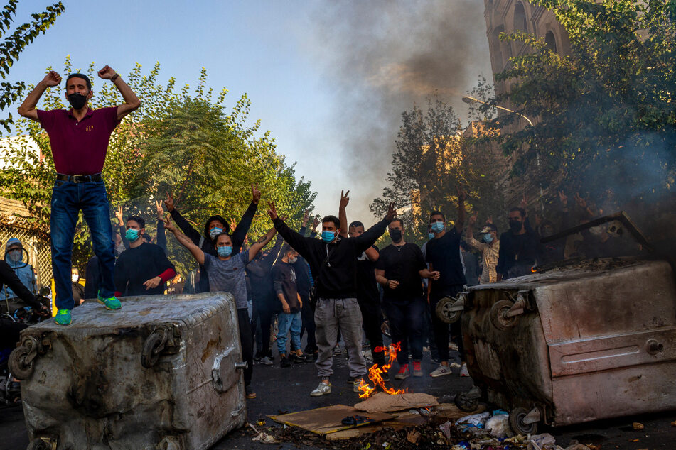 Neben dem Ukraine-Krieg beschäftigen uns aktuell auch die Proteste im Iran.