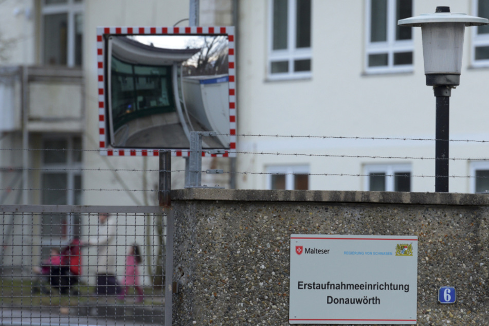 Flüchtlingsrat fordert uneingeschränkten Zugang zu Asylunterkünften für Sozialarbeiter