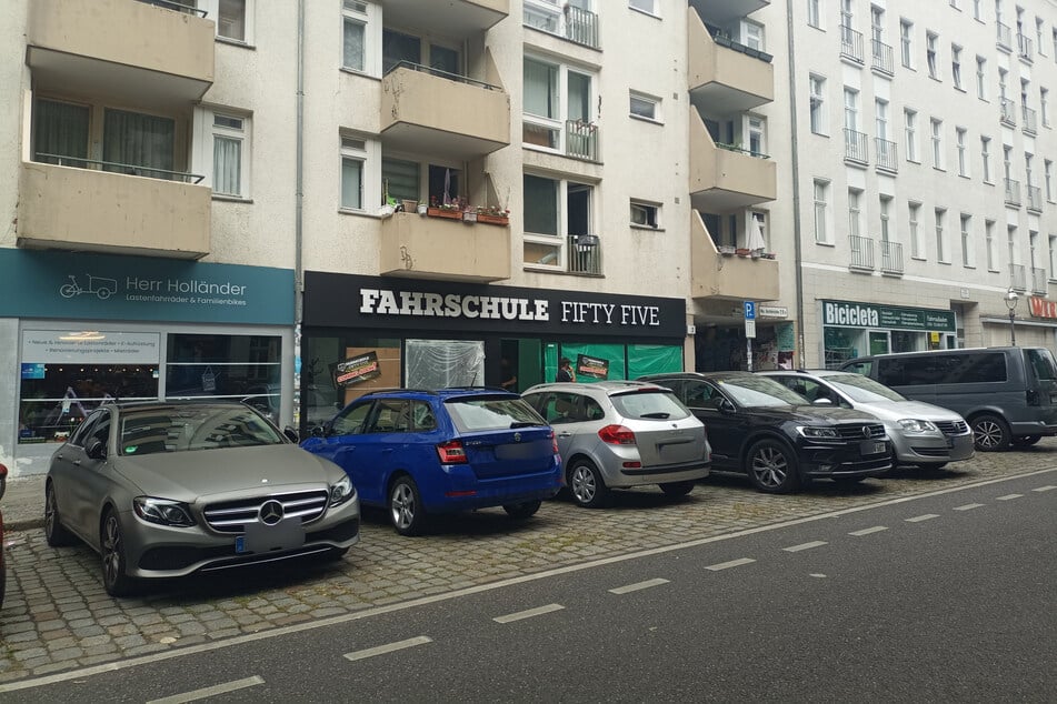 Wo es früher Körner und Biohonig gab, lernt der Neuköllner künftig das korrekte Führen eines SUVs oder geleasten AMGs.