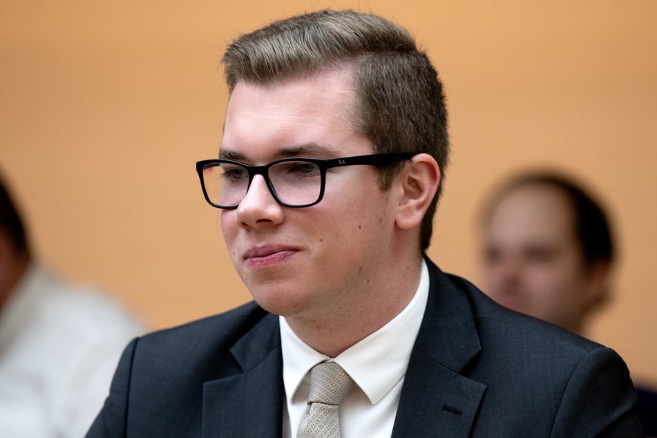 Zuletzt stand Halemba auch wegen seiner Äußerungen im Landtag in der Kritik.