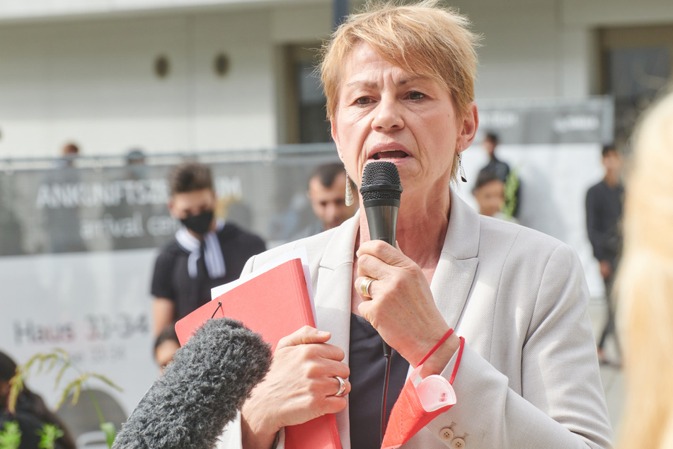 Elke Breitenbach (60, Linke) kümmert sich unter anderem um die Flüchtlingsunterkünfte.
