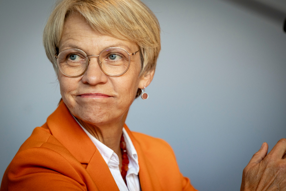 Dorothee Feller (57, CDU) sieht enormes KI-Potenzial beim Einsatz in Schulen.