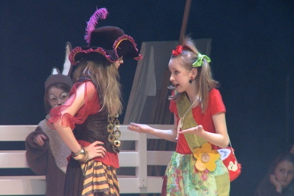Als Darstellerin in Kinder-Musicals sammelte Luise Tschersich (r.) schon früh Bühnenerfahrung.