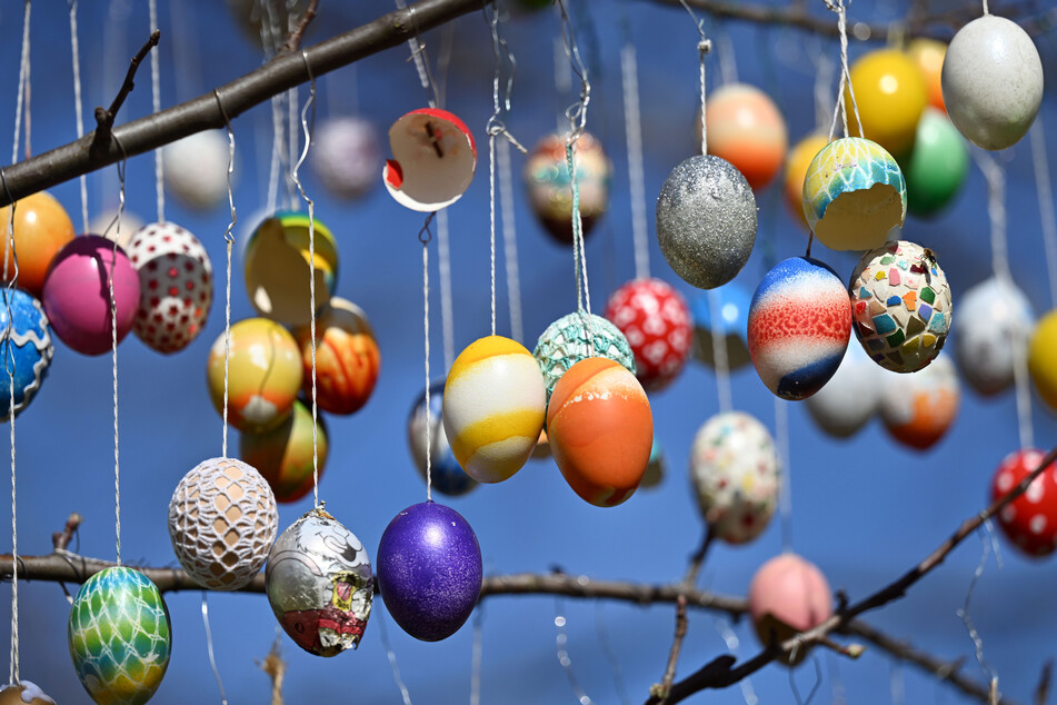 Gehört genau wie bunte Eier in vielen Familien mittlerweile zu Ostern dazu: gemeinsam Märchen schauen.