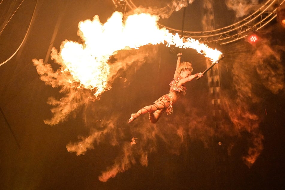 Feuer-Show ohne Feuer? Laut Baugenehmigung ist das jetzt Pflicht!