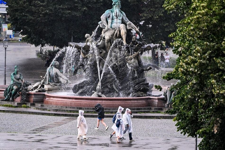Seit 1969 steht der Neptunbrunnen an seinem heutigen Standort vor dem Roten Rathaus.