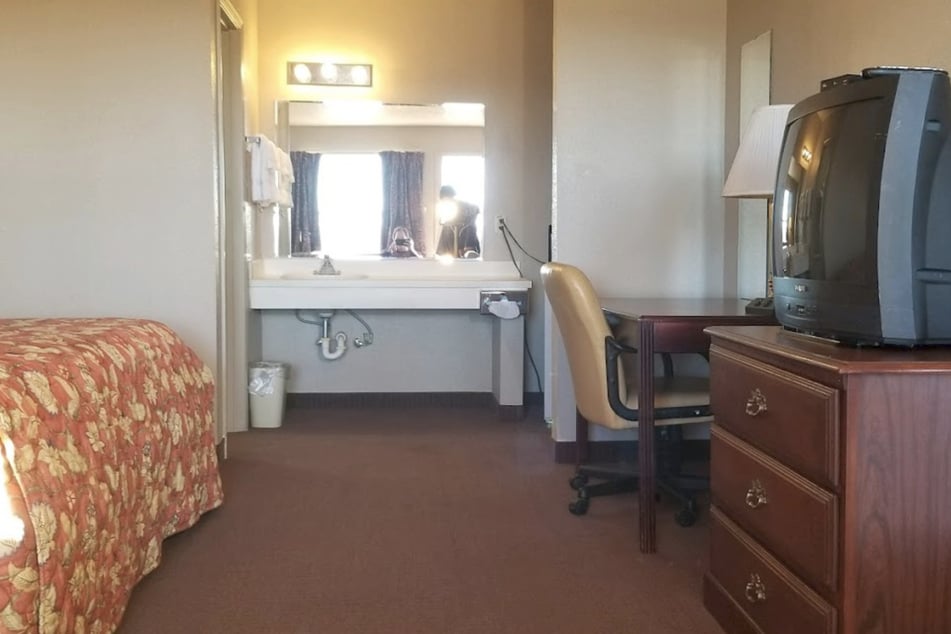 In einem Zimmer wie diesem wurde die vermeintliche Geisel gefangen gehalten.
